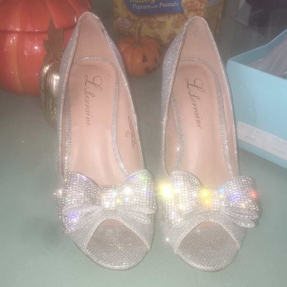 Silver Heels - image 1